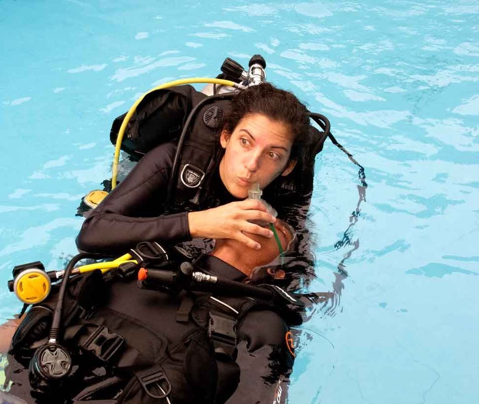 padi-rescue-diver-course-efr-package-great-deal-save-life-assist-divers-in-amed-bali-diversity