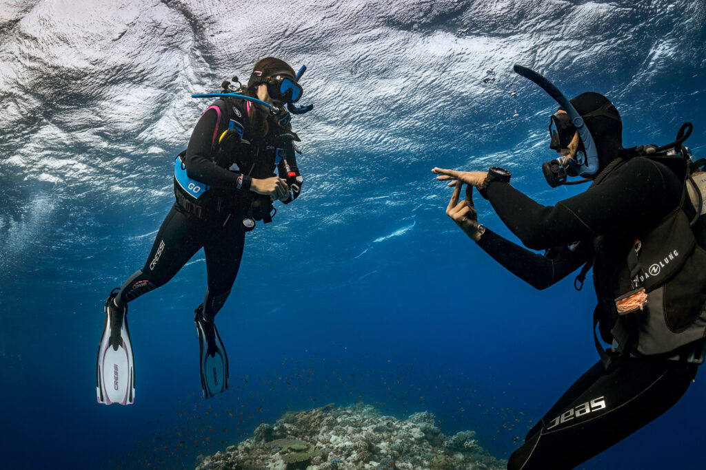 PADI Instructor teaching