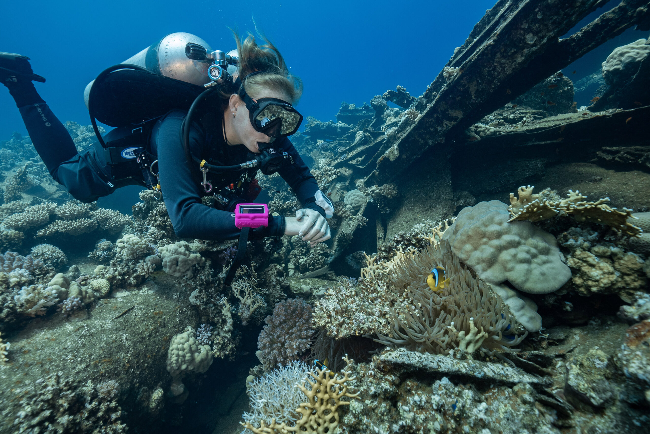 PADI Tec 45 technical diving training with Bali Diversity practicing staged decompression underwater