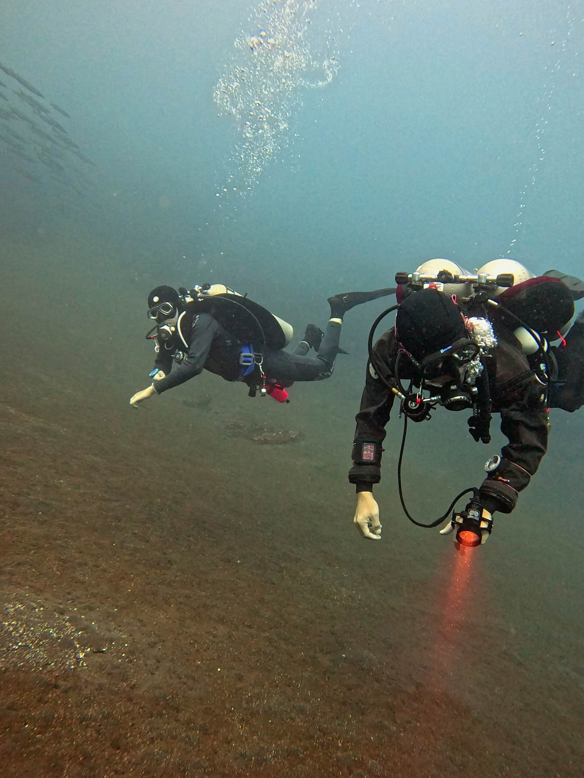 Master twinset configuration, gas management, and decompression skills during PADI Tec 45 training with Bali Diversity.