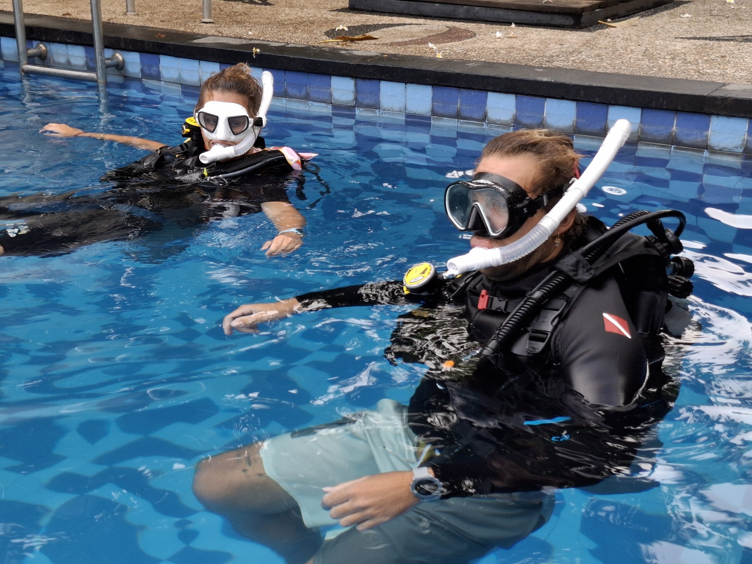 Learn to demonstrate skills clearly and professionally as you prepare to become a PADI Assistant Instructor with Bali Diversity.