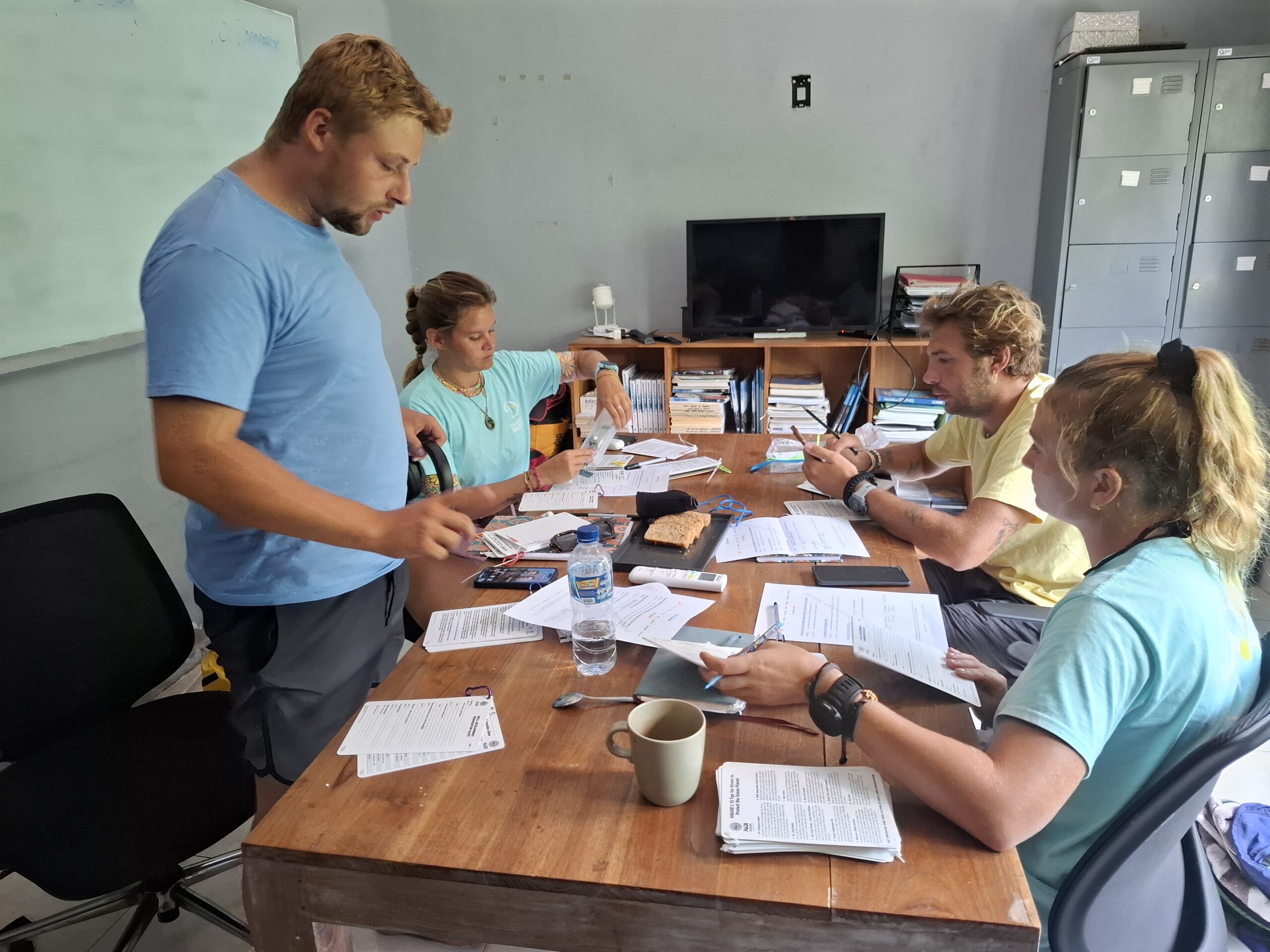 Learn leadership, dive planning, and professional knowledge as part of your Divemaster course.