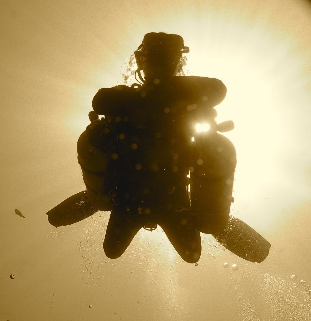 Experienced diver learning PADI Sidemount and PADI Tec 40 with Bali Diversity in Bali