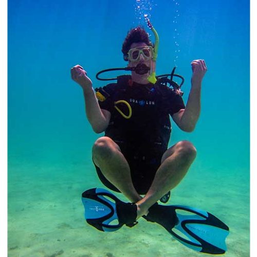10 Tips for Staying Calm Underwater